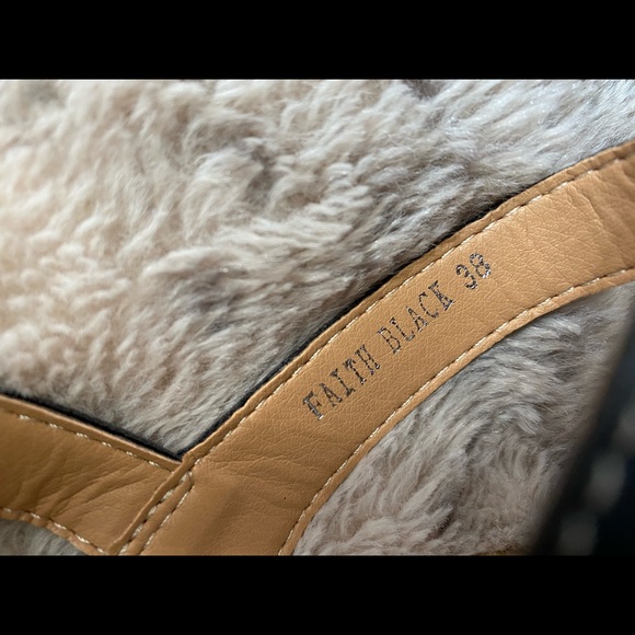 Donna Vangelo Sandals - Picture 4 of 4